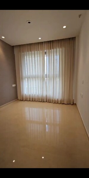 Room in 3 BHK Apartment at Hiranandani Highland, Powai – for Sale