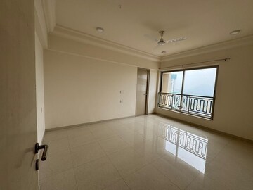 Room in 2 BHK Apartment at Hiranandani Fortune City, New Panvel – for Rent