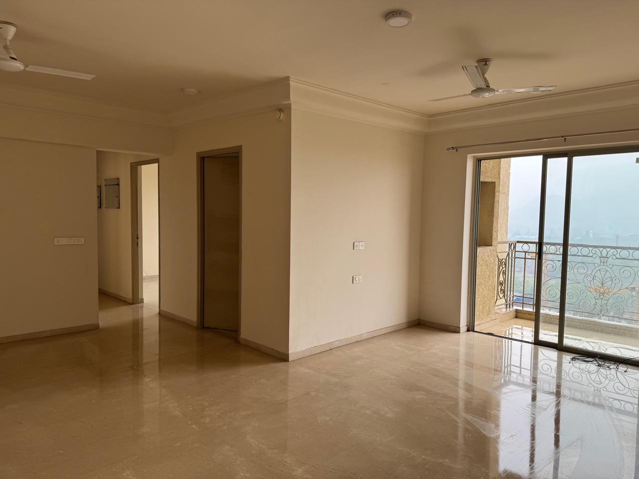 2 BHK Apartment For Rent in Hiranandani Fortune City