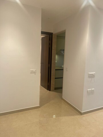 Room in 2 BHK Apartment at Hiranandani Highland, Powai – for Sale