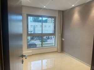 Room in 2 BHK Apartment at Hiranandani Highland, Powai – for Sale
