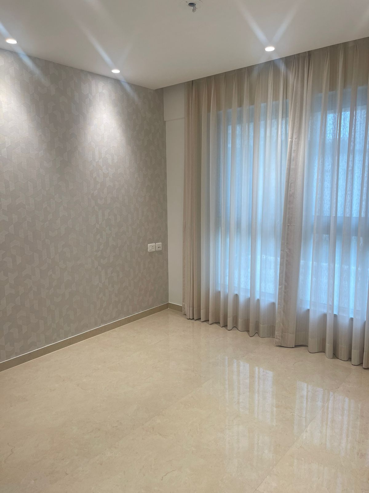 2 BHK Apartment For Sale in Hiranandani Highland