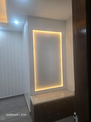 Room in 3 BHK Builder Floor at Chittaranjan Park – for Sale