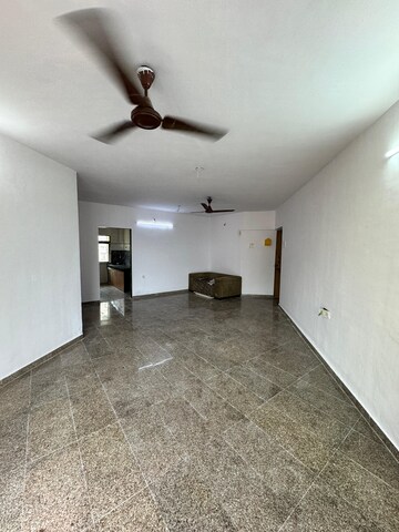 Room in 3 BHK Apartment at Maharaja Retreat CHS, Goregaon East – for Rent
