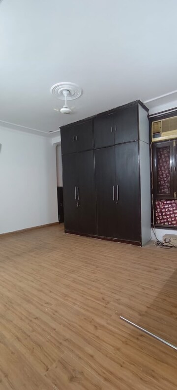 Room in 3 BHK Builder Floor at Freedom Fighters Enclave – for Rent