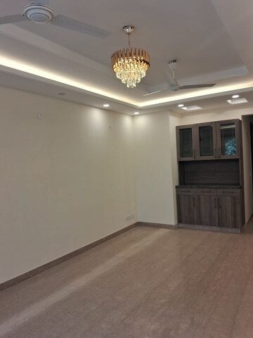 Room in 3 BHK Builder Floor at Chittaranjan Park – for Sale