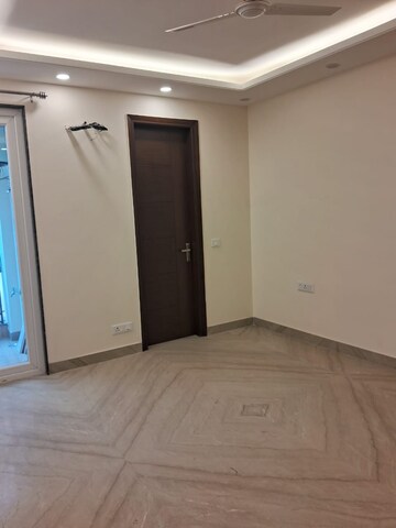Room in 3 BHK Builder Floor at Chittaranjan Park – for Sale
