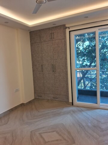 Room in 3 BHK Builder Floor at Chittaranjan Park – for Sale