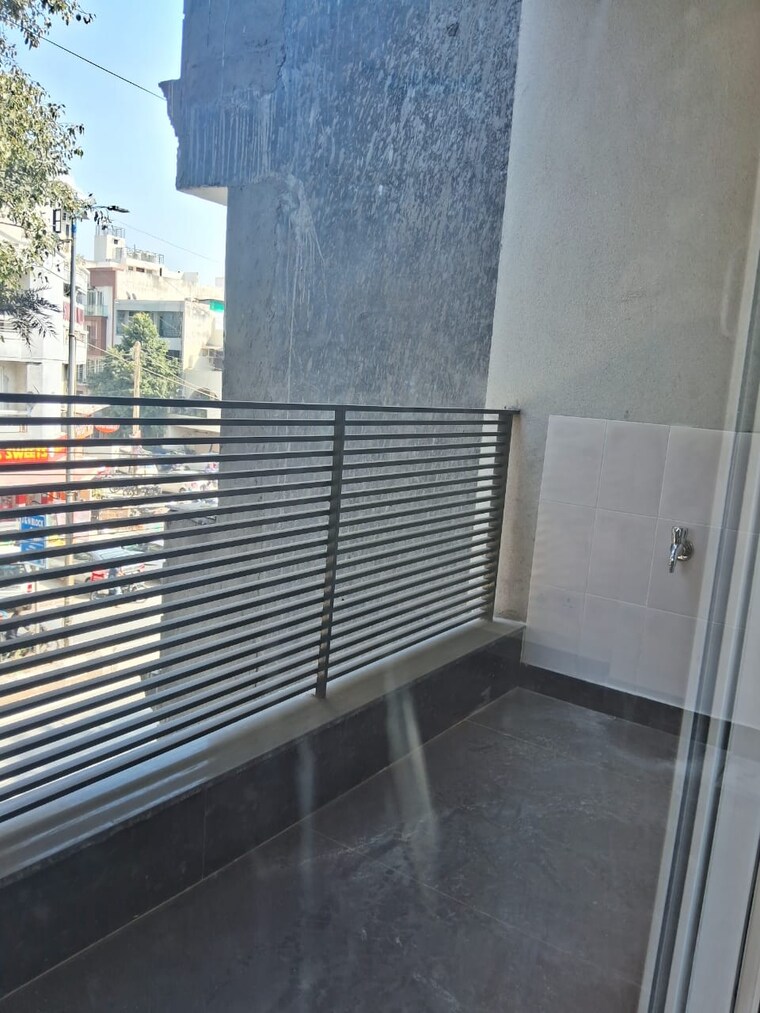Balcony, chittaranjan park 3 Bedroom 160 Sq.Yd. Builder Floor In Chittaranjan Park Delhi 9061415