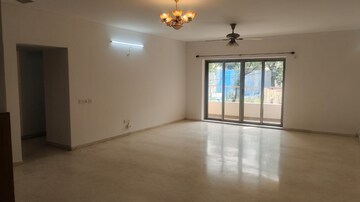 Room in 3 BHK Apartment at Halasuru – for Sale