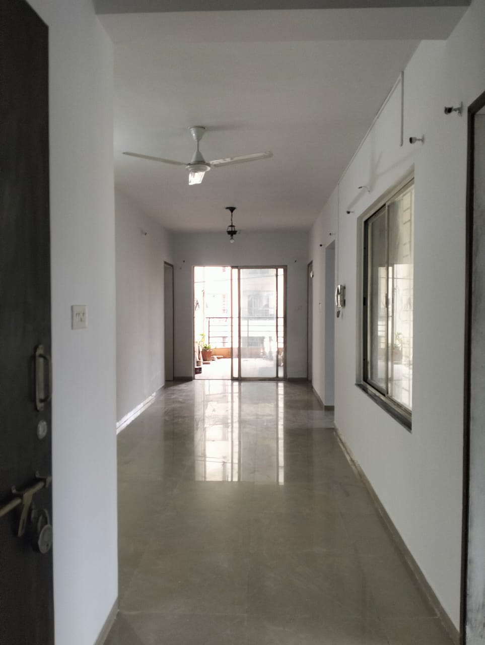 2 BHK + Servant Room Apartment For Sale in Leisure Apartment
