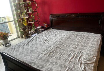 Bedroom in 3 BHK Apartment at DLF Belvedere Towers, Sector 24 – for Rent