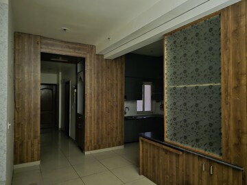 Room in 3 BHK Apartment at Landcraft Golf Links, Pandav Nagar – for Sale