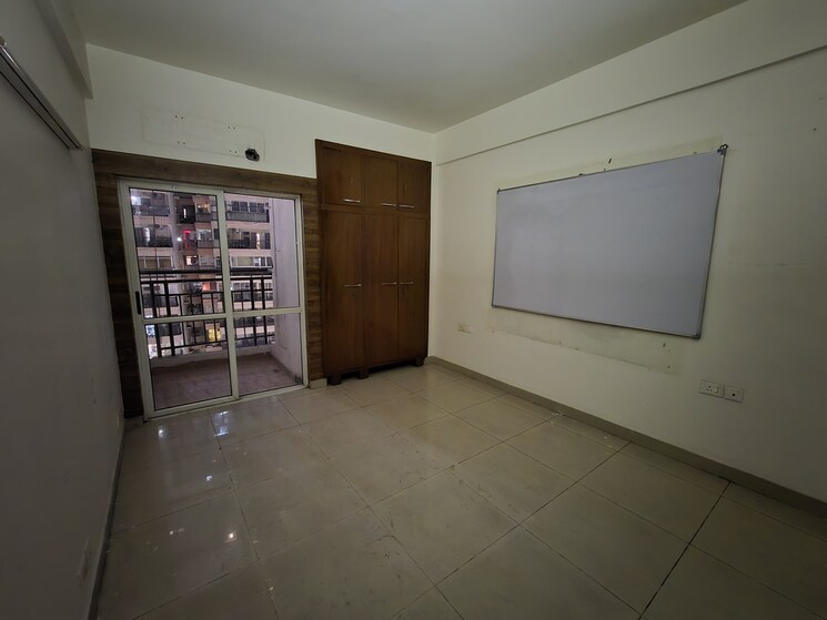 Room, landcraft-golf-links 3 Bedroom 1315 Sq.Ft. Apartment In Pandav Nagar Ghaziabad 9061448