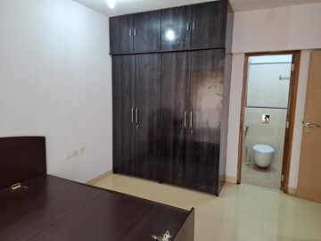 Furnished Amenities in 2 BHK Apartment at Pride Park Royale, Andheri East – for Rent