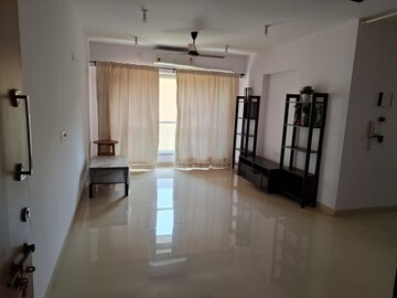 Room in 2 BHK Apartment at Pride Park Royale, Andheri East – for Rent