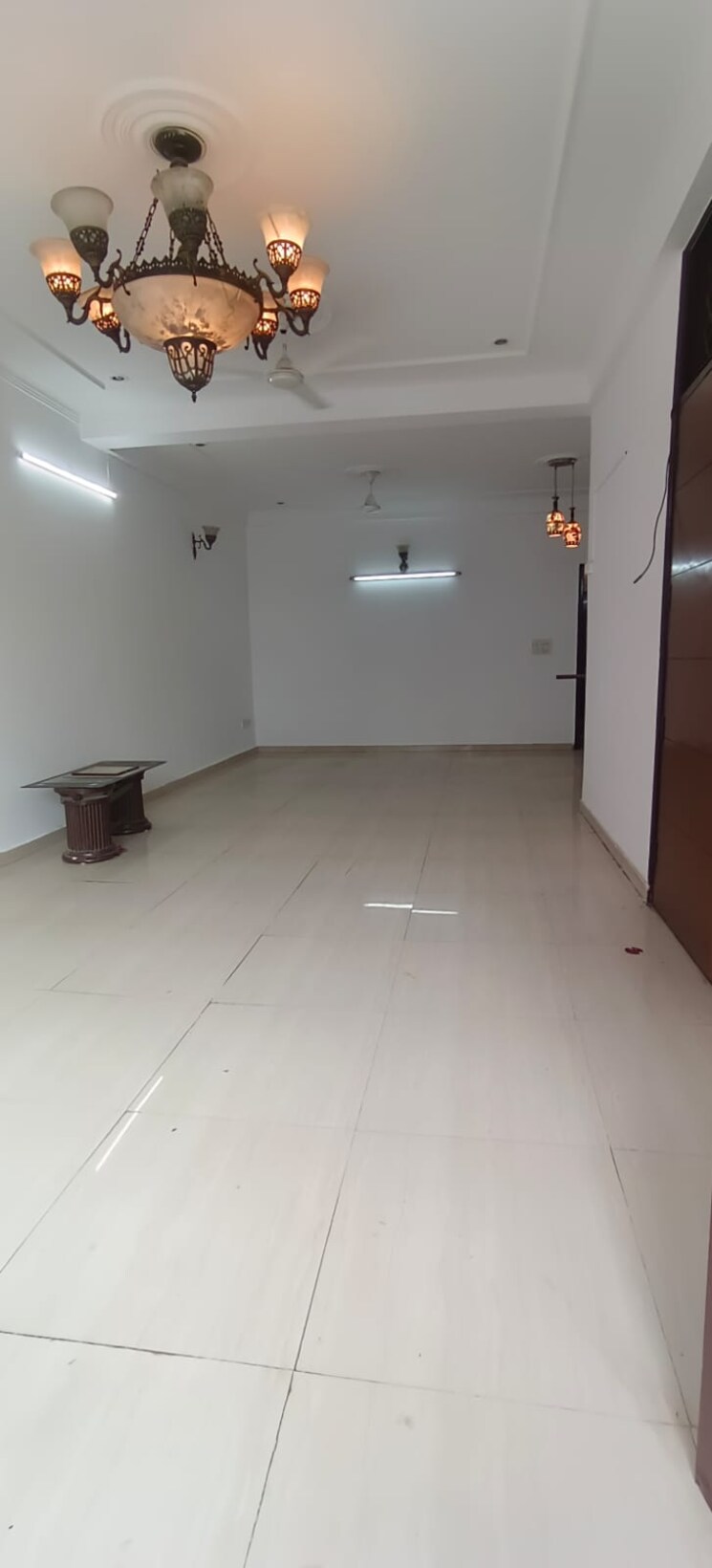 Room, freedom fighters enclave 3 Bedroom 1800 Sq.Ft. Builder Floor In Freedom Fighters Enclave Delhi 9061519