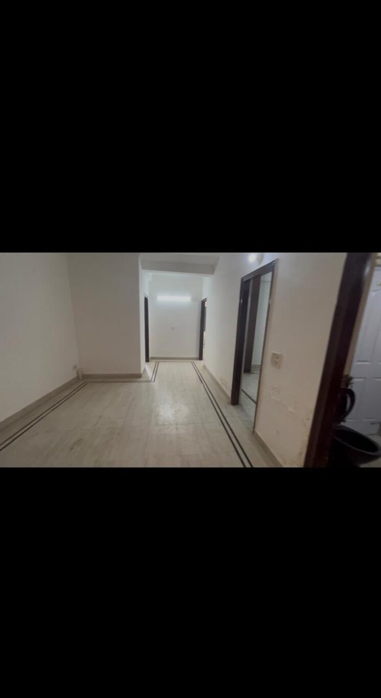 Room, freedom fighters enclave 3 Bedroom 1800 Sq.Ft. Builder Floor In Freedom Fighters Enclave Delhi 9061519