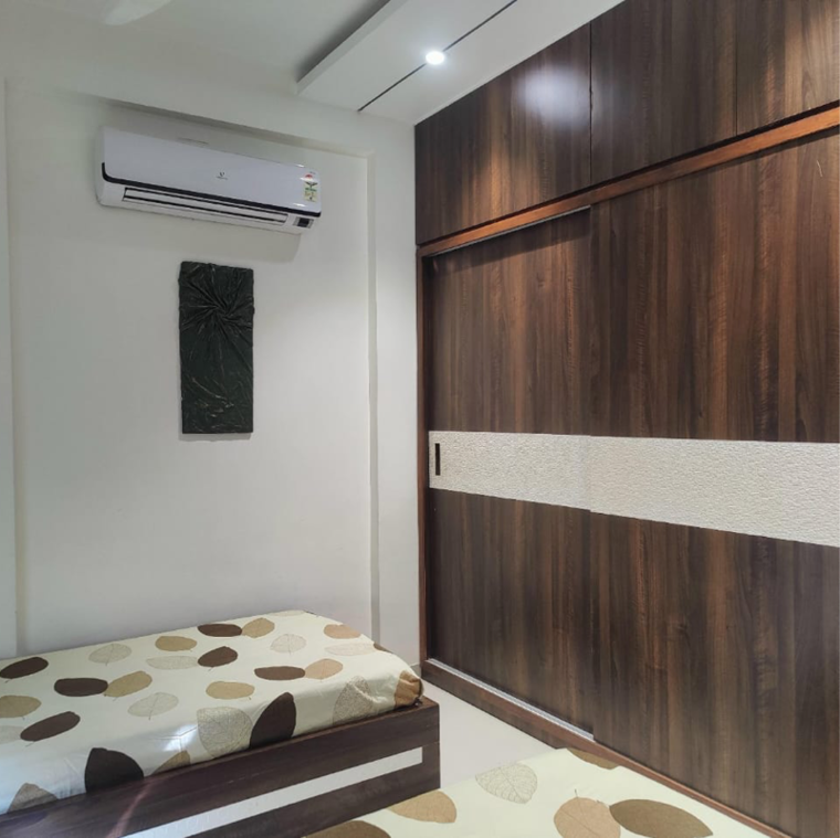 Room, vaishnodevi circle 4 Bedroom 3100 Sq.Ft. Apartment In Vaishnodevi Circle Ahmedabad 9061491