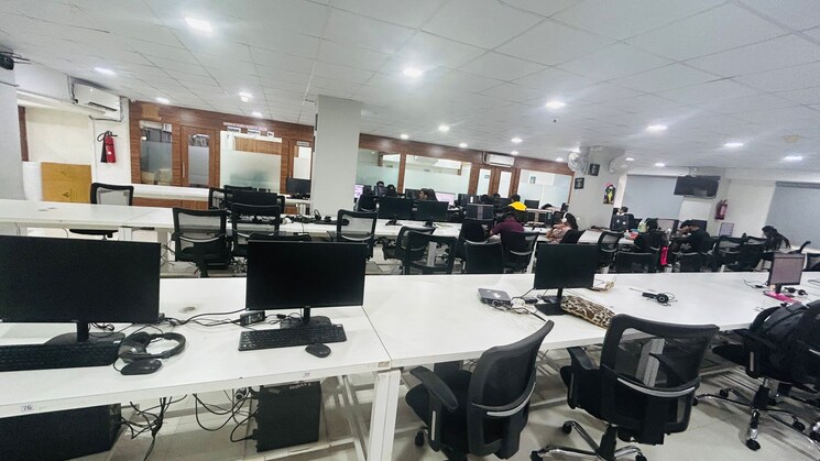 Team Area, iscon-emporio Commercial Office Space 4650 Sq.Ft. In Jodhpur Ahmedabad 9061489