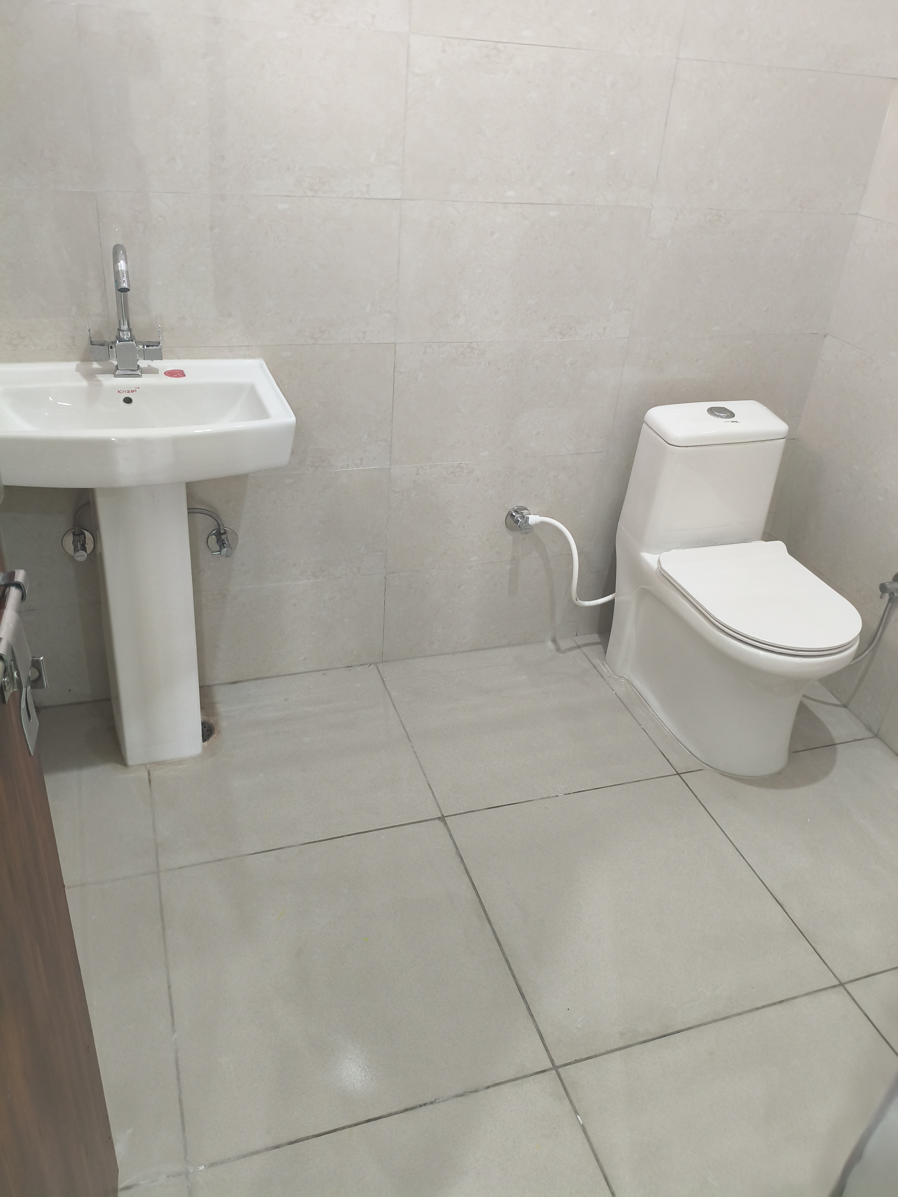 2 BHK Apartment For Rent in Wave City