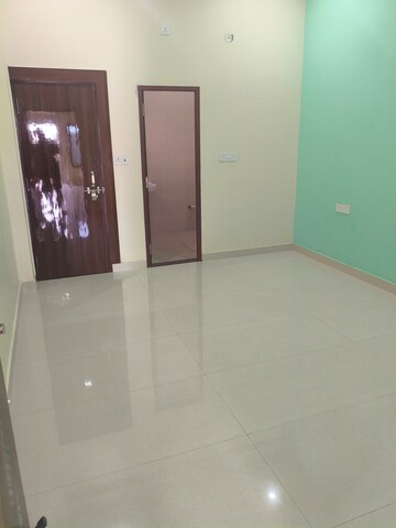 Room in 2 BHK Apartment at Wave City, Wave City – for Rent