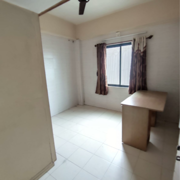 Room in 2 BHK Apartment at Motera – for Rent
