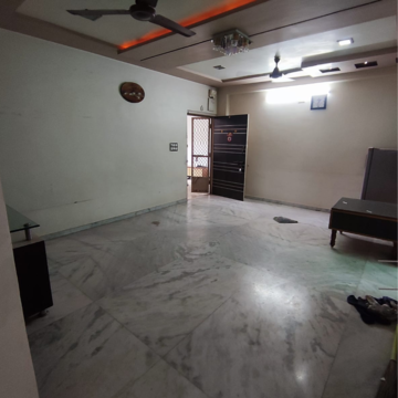 Room in 2 BHK Apartment at Motera – for Rent