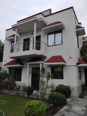 6 BHK Independent House – Exterior View View at Delta Iii Greater Noida - for Sale