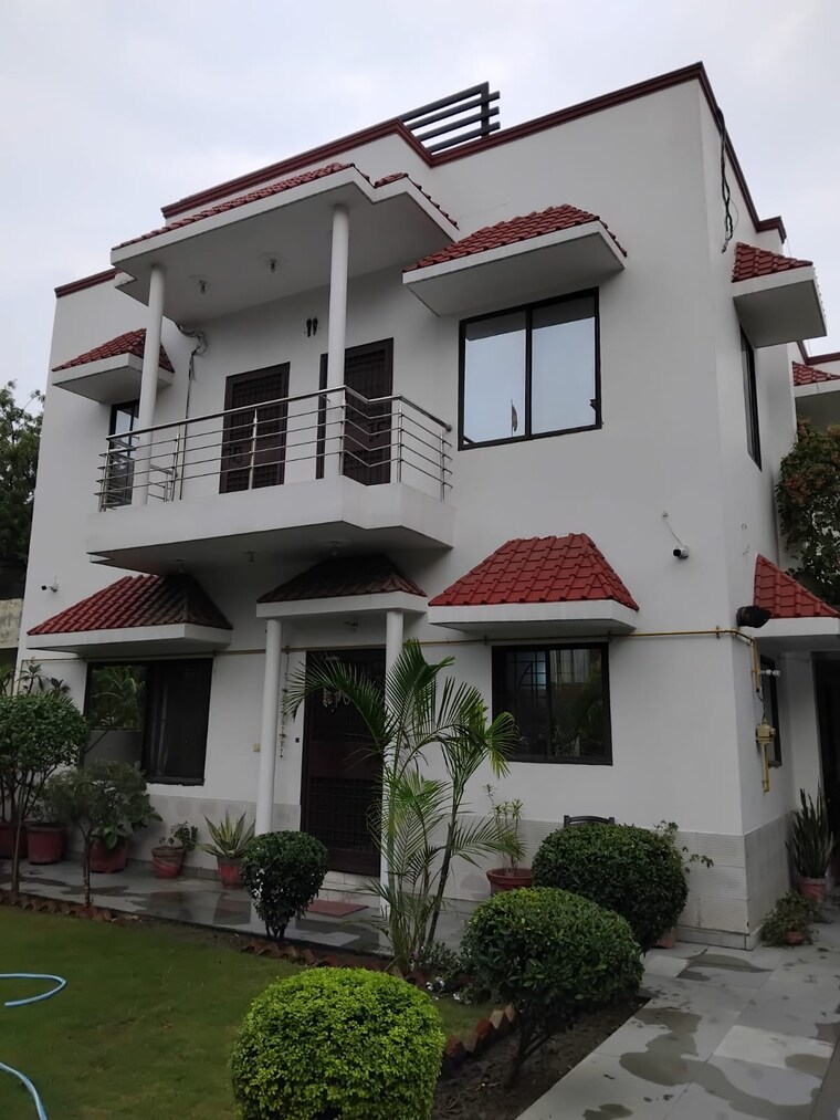 Exterior View, delta iii greater noida 6 Bedroom 350 Sq.Mt. Independent House In Delta Iii Greater Noida Greater Noida 9061601