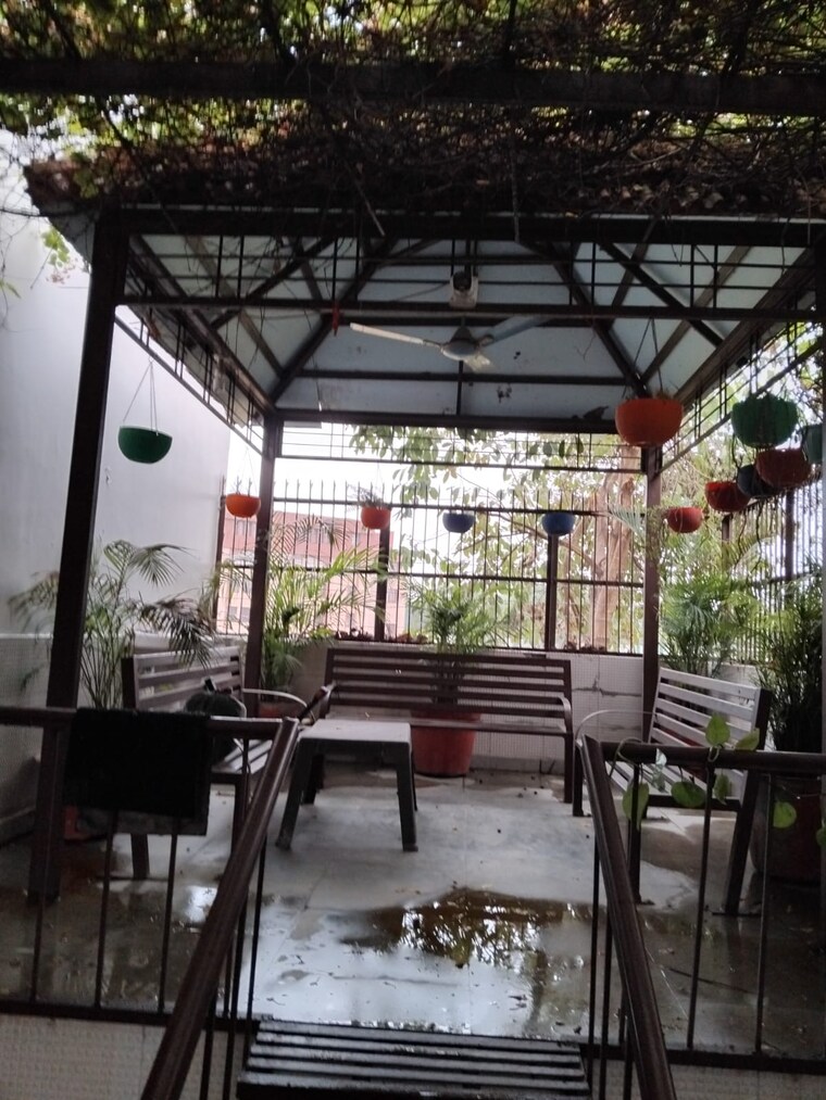 Gym, delta iii greater noida 6 Bedroom 350 Sq.Mt. Independent House In Delta Iii Greater Noida Greater Noida 9061601