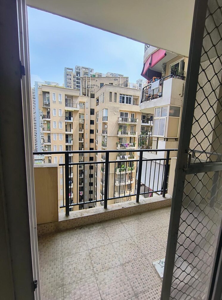 Balcony, rajhans-premier-apartment 3 Bedroom 1450 Sq.Ft. Apartment In Indrapuram Ghaziabad 9061579