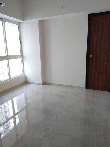 1.5 BHK Apartment For Sale in Lodha Amara, Kolshet Road