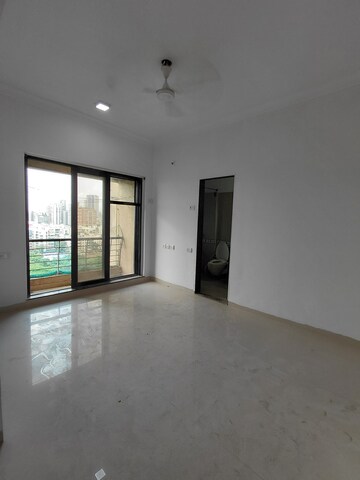 Furnished Amenities in 2 BHK Apartment at Raheja Interface Heights, Malad West – for Sale