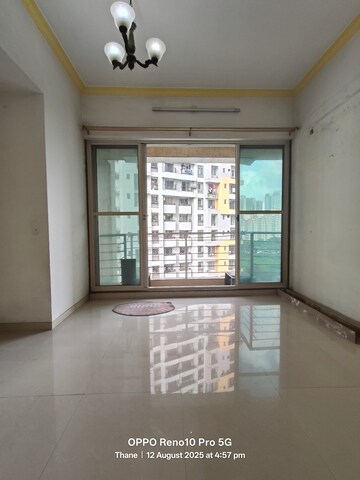 Room in 3 BHK Apartment at Ashar Monarch, Kolshet – for Rent