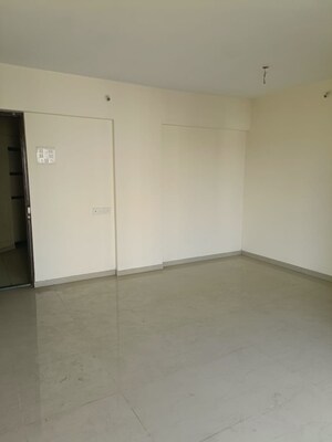 Room in 2 BHK Apartment at KM Horizon Flora, Ghodbunder Road – for Sale