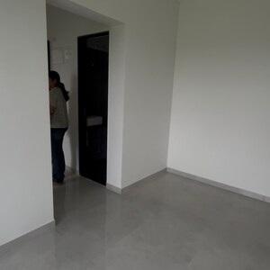 Room in 1 BHK Apartment at Vaibhav Eastern Groves, Vikhroli East – for Sale