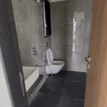 Bathroom in 1 BHK Apartment at Vaibhav Eastern Groves, Vikhroli East – for Sale