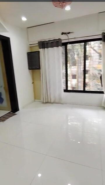 1 BHK Apartment For Rent in Malad West