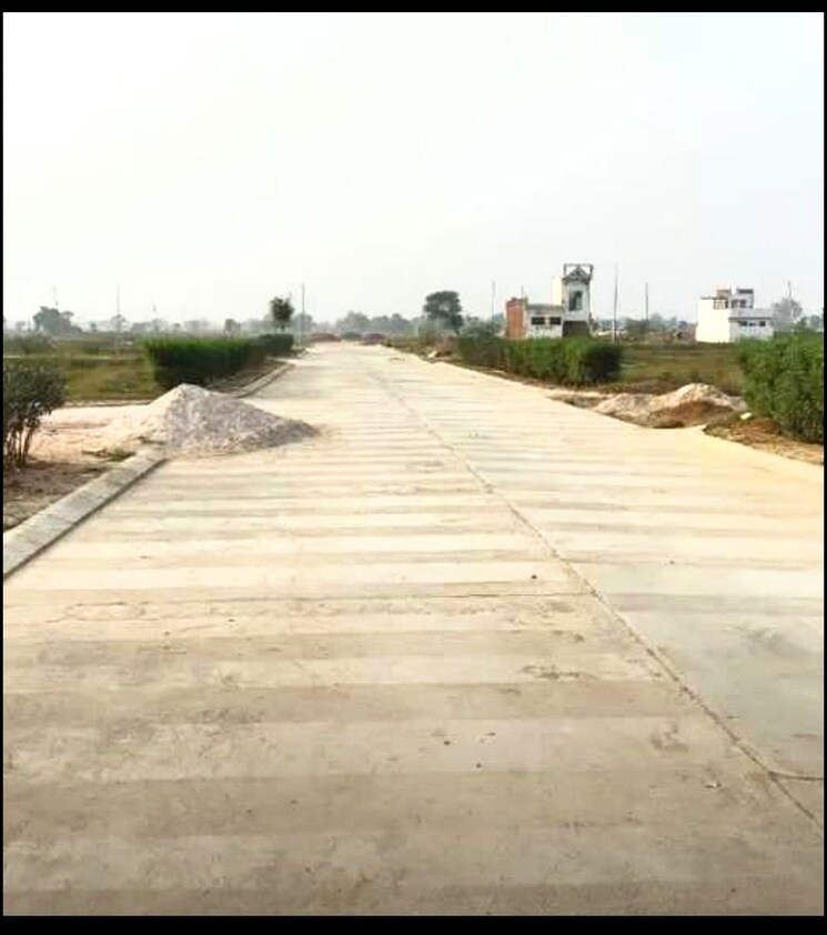  Parking, akbarpur  250 Sq.Yd. Plot In Akbarpur Mathura 9061893