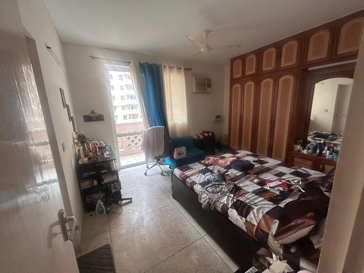 Living Room, dlf-the-wellington-estate 4 Bedroom 1645 Sq.Ft. Apartment In Dlf Phase V Gurgaon 9061912