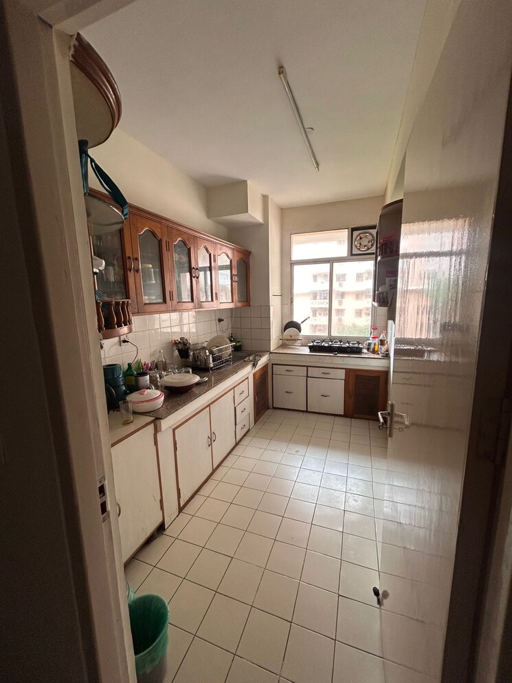 Kitchen, dlf-the-wellington-estate 4 Bedroom 1645 Sq.Ft. Apartment In Dlf Phase V Gurgaon 9061912