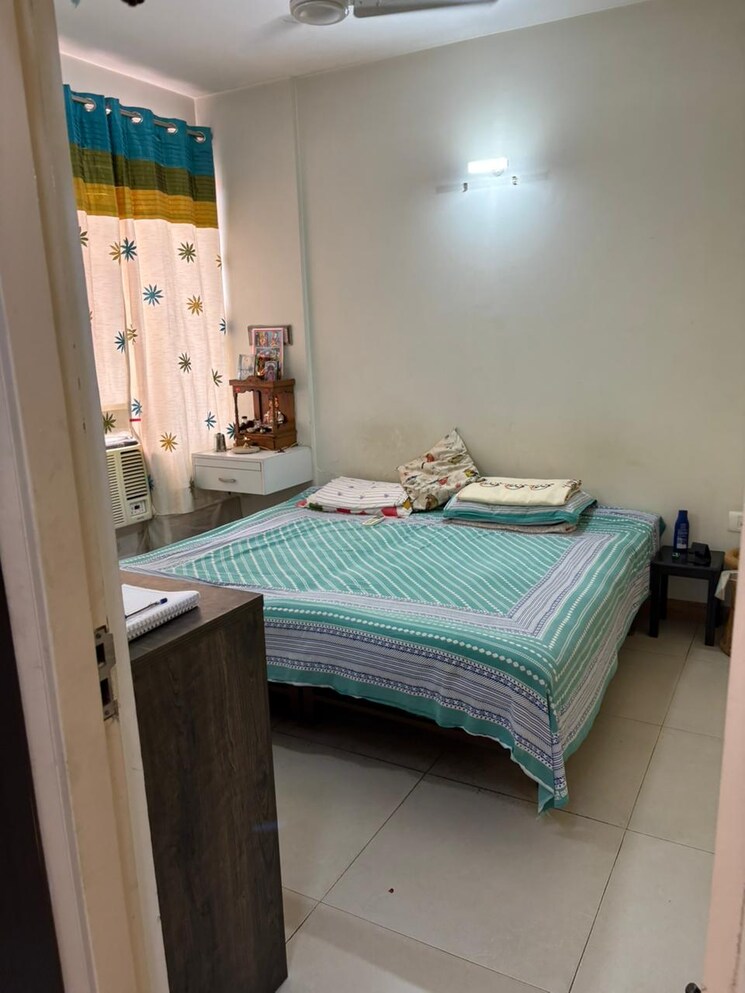 Bedroom, dlf-the-princeton-estate 3 Bedroom 1269 Sq.Ft. Apartment In Dlf Phase V Gurgaon 9061937