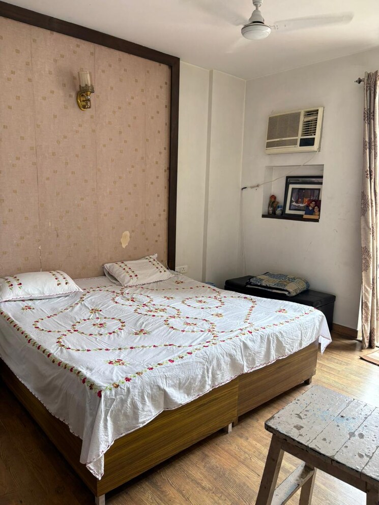 Bedroom, dlf-the-princeton-estate 3 Bedroom 1269 Sq.Ft. Apartment In Dlf Phase V Gurgaon 9061937