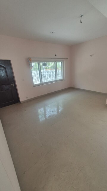 Room in 1 BHK Villa at BPTP Parklands Villa, Sector 88 – for Rent