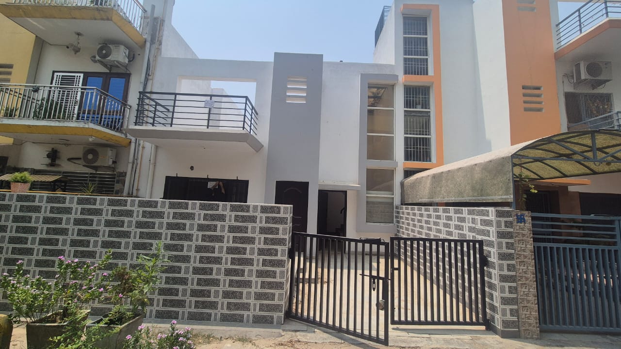 1 BHK 150 Sq.Yd. Villa in BPTP Parklands Villa