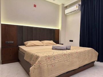 Master Bedroom in 2 BHK Apartment at Saket – for Rent