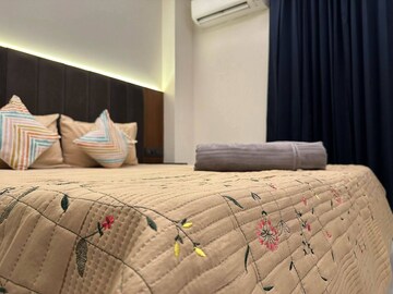 Bedroom in 2 BHK Apartment at Saket – for Rent