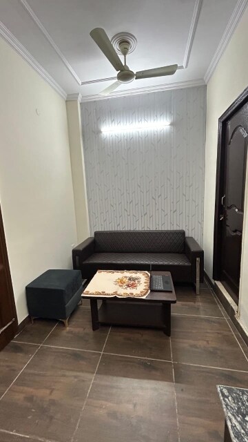 Living Room in 1 BHK Independent House at Sector 45 – for Rent