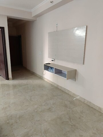 Room in 3 BHK Apartment at Samridhi Grand Avenue, Tech Zone 4 Greater Noida – for Sale